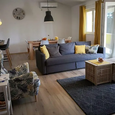 Apartment Sea And Pine Paradise